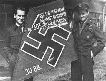 Flt Lt Bieńkowski and Sqn Ldr Zumbach with their prized Ju 88 trophy